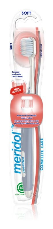 

Мягкая зубная щетка Meridol Complete Care