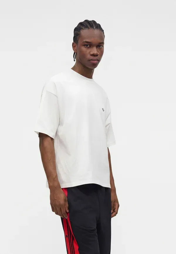 Футболка унисекс - базовая футболка Adidas Originals, белый — фото 4