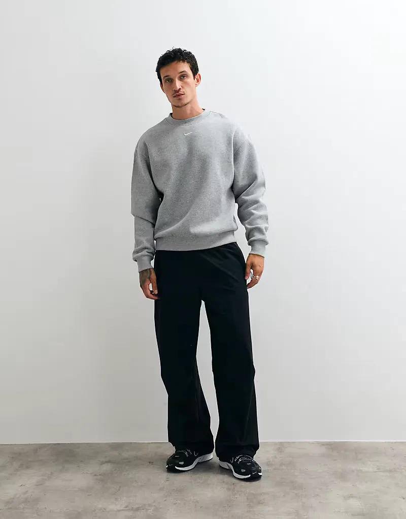Толстовка Nike Solo из флиса оверсайз серого с центральным логотипом Swoosh — фото 2