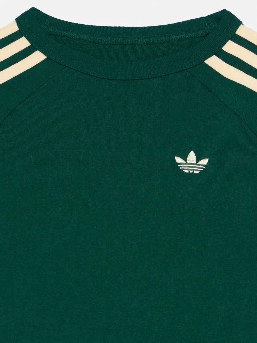 Комплект ADIDAS ORIGINALS '3 STRIPE SHORT TEE' темно-зеленого цвета — фото 4