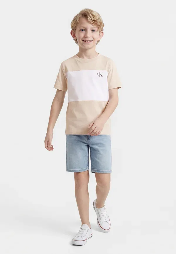 Комплект из двух футболок с цветовыми блоками - базовая модель Calvin Klein Jeans, черный