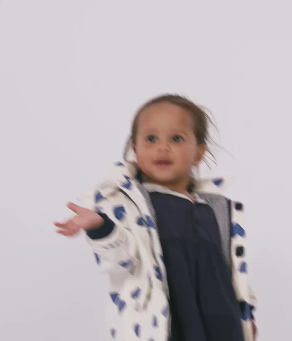 Детская куртка-парка с принтом Heart Print Yacht Parka PETIT BATEAU, White/Blue — фото 2