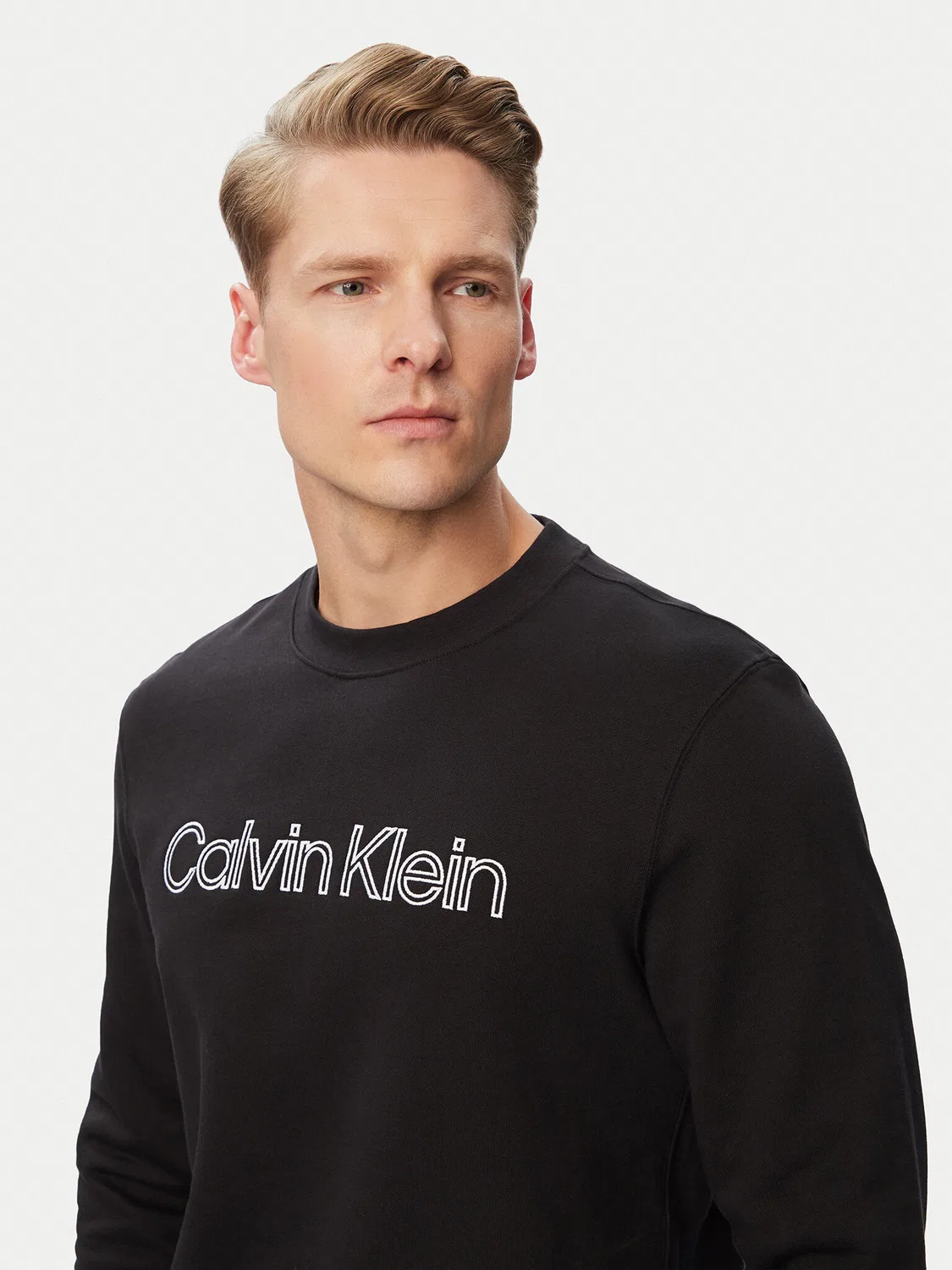 Мужской свитшот классического кроя Calvin Klein, черный — фото 4