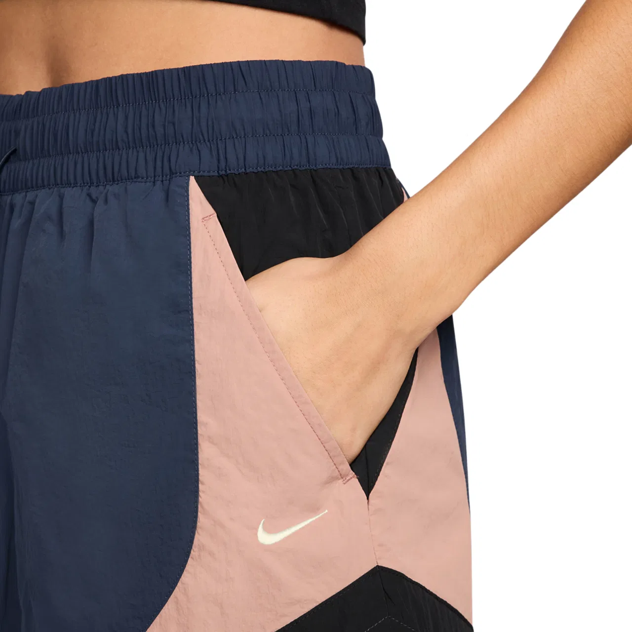 Шорты для женщин Nike Street 3" Track, цвет Midnight Navy/Black/Particle Pink — фото 4