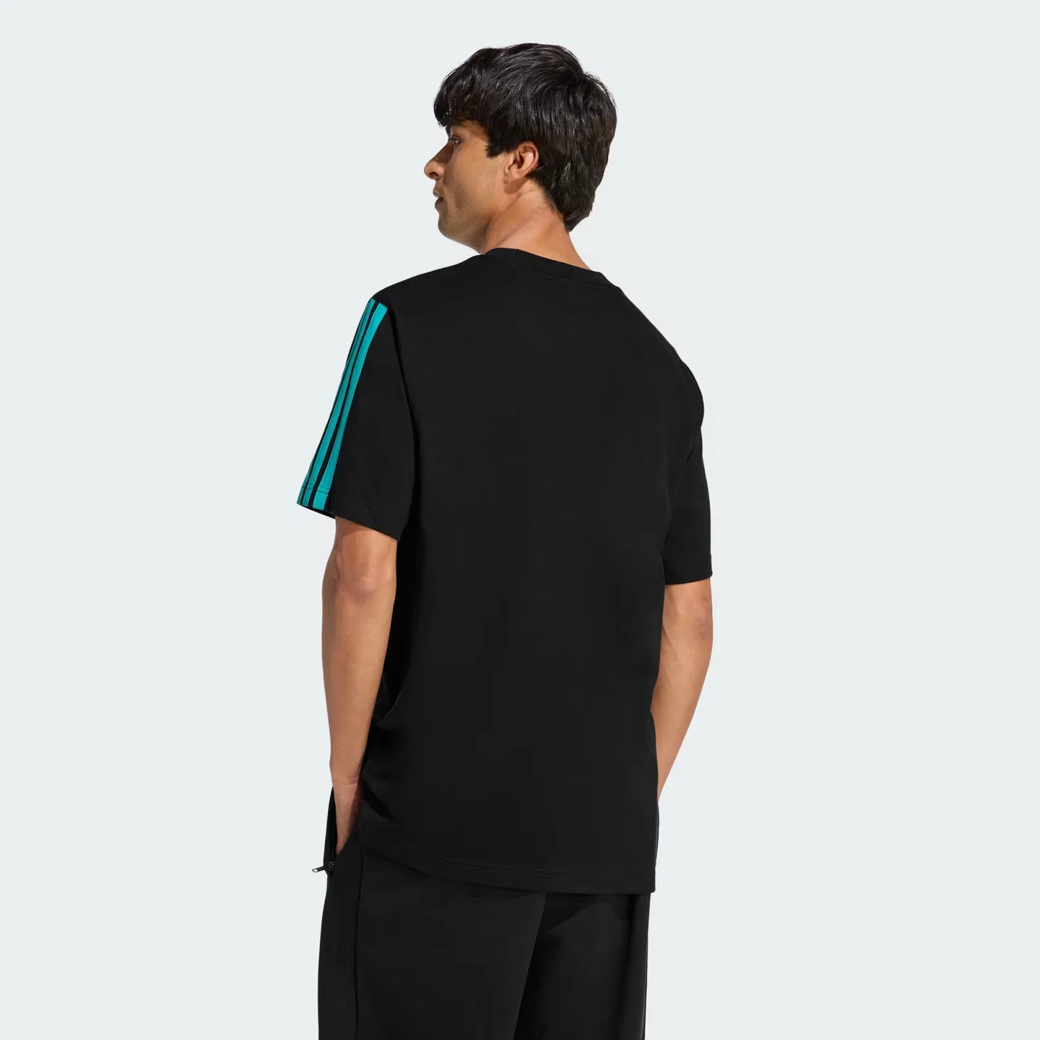 Мужская футболка с принтом MERCEDES - AMG PETRONAS FORMULA 1 TEAM DNA TEE Adidas Performance, черный/semi mint rush — фото 3