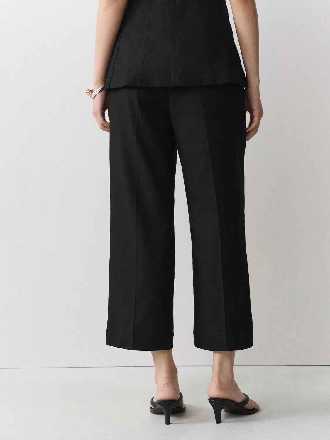 Брюки укороченные зауженные с льном, модель Cropped Slim Tailored Next, черный — фото 3