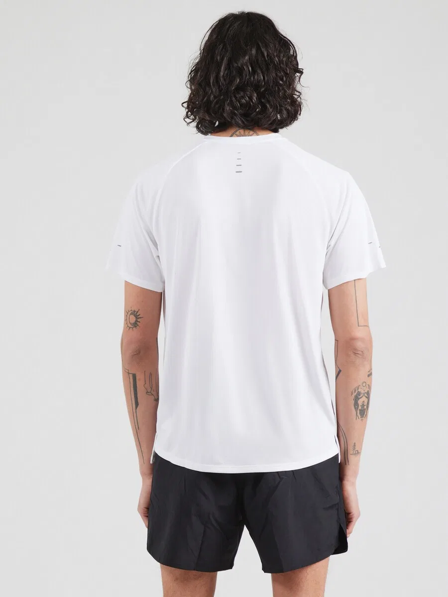 Спортивная футболка NIKE Performance Shirt 'Stride' белого цвета — фото 4