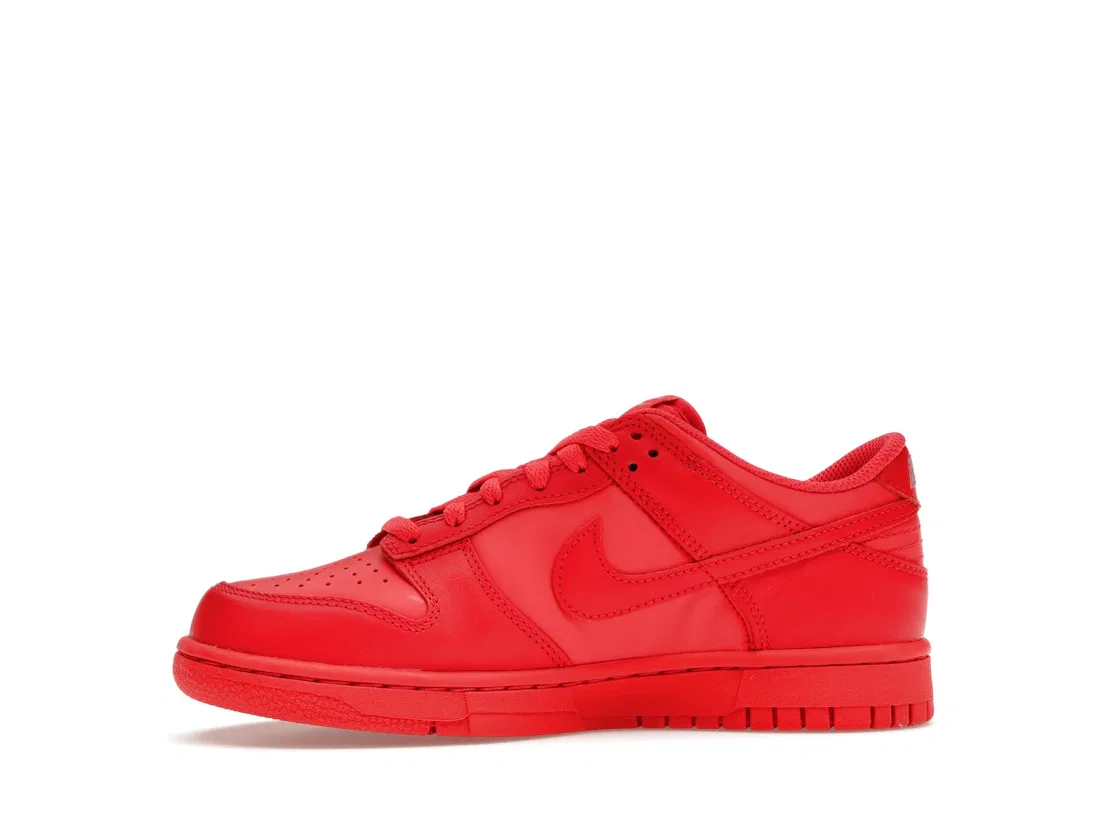 Детские кроссовки Lifestyle с принтом Nike Dunk Low Nike, Track Red/Track Red/Red Stardust — фото 3