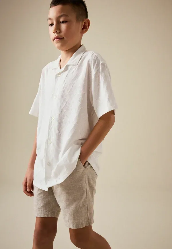 Рубашка из вискозы и хлопка Regular fit short sleeve revere collar textured shirt Next, White Textured, белый
