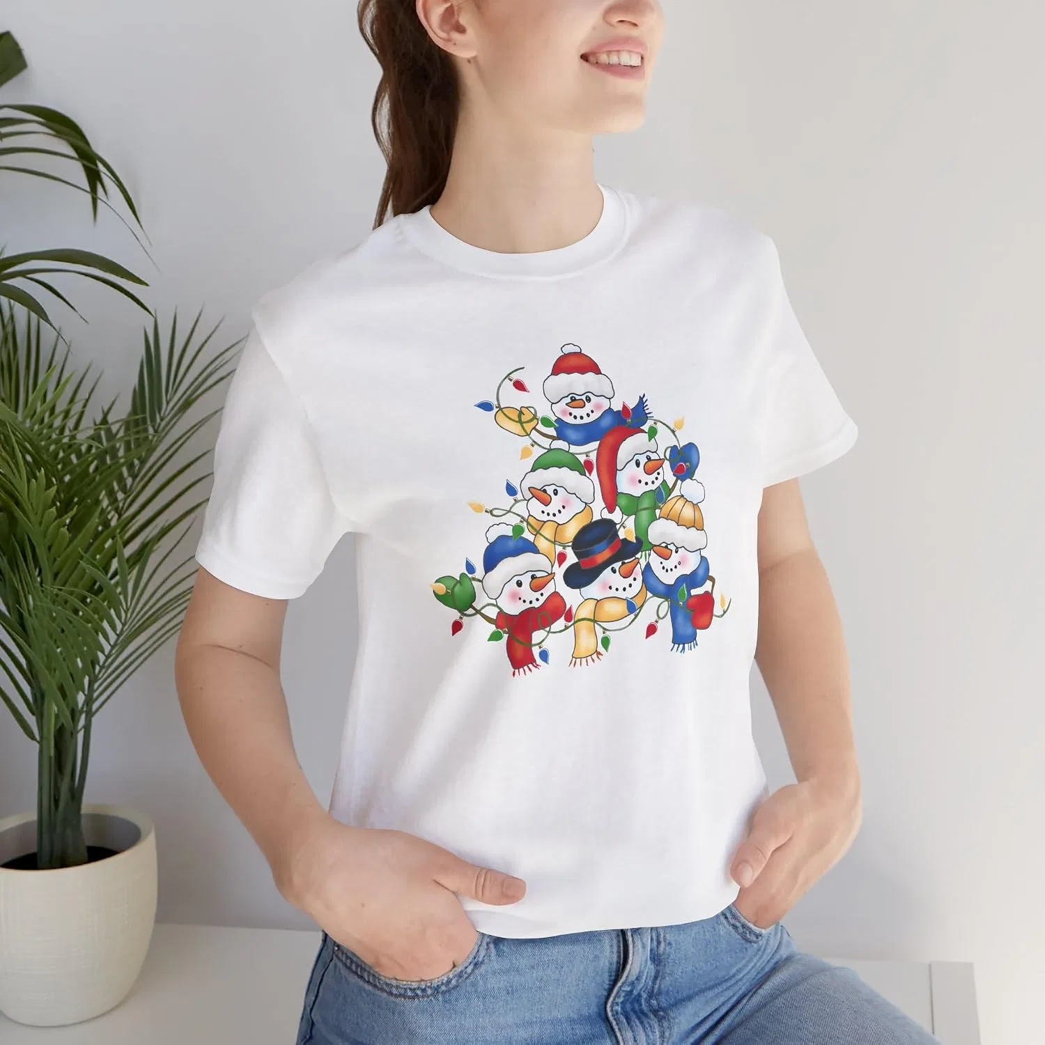 Женская футболка с праздничным принтом Snowmen Tangle Bella+Canvas, White — фото 3