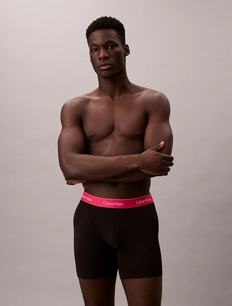 Комплект трусов Calvin Klein Icon Cotton Stretch, 3 предмета, черный/дымчато-серый/белый/красный — фото 2
