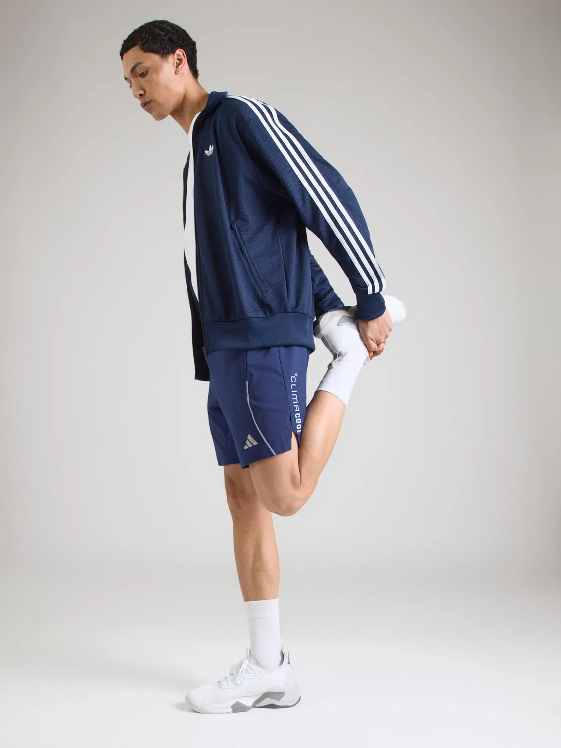 Спортивные шорты Adidas Performance Regular Workout Pants TECH APP темно-синего цвета — фото 3