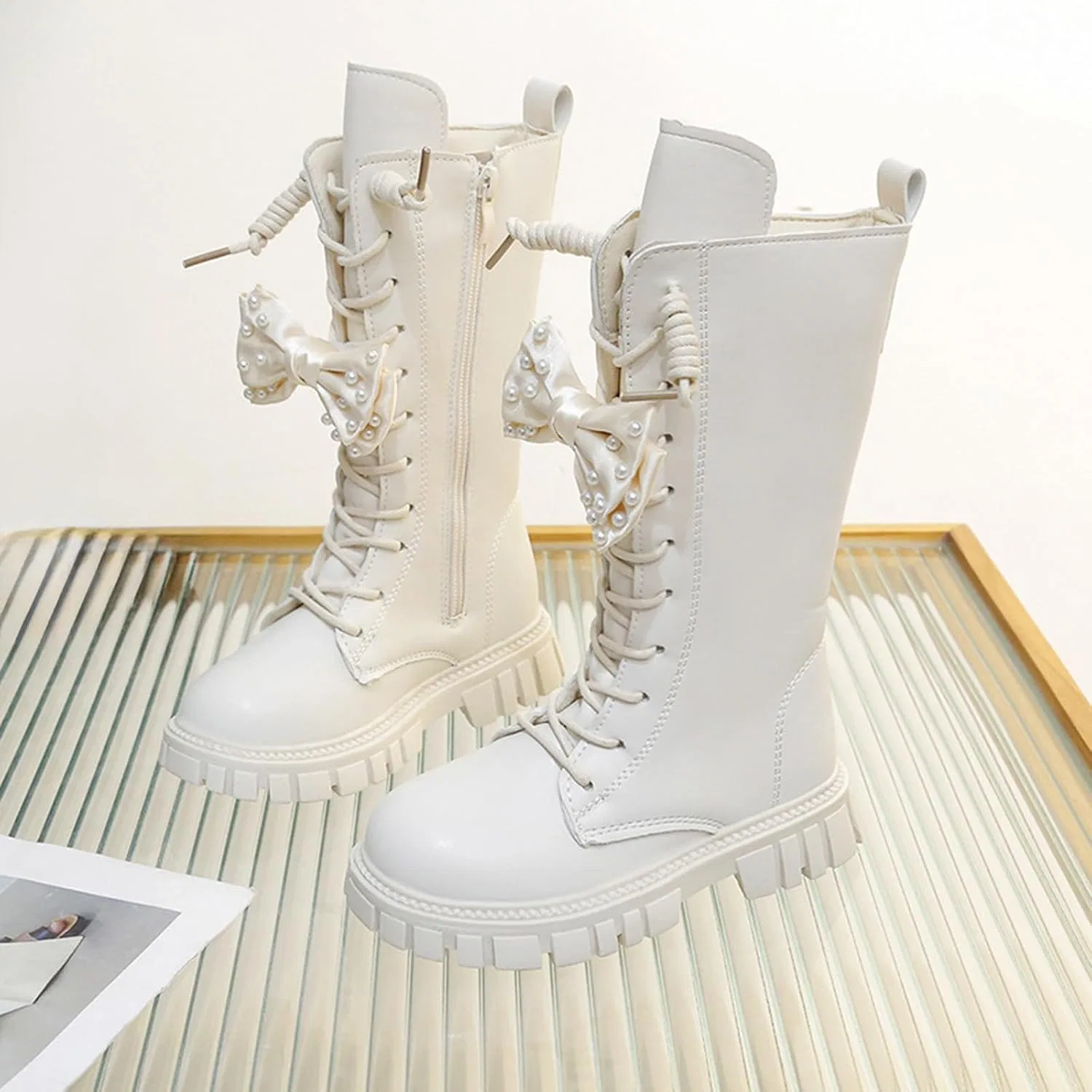 Детские ботинки для девочек с принтом и шнуровкой, модель Girls Lace Up Combat Boots, White — фото 4