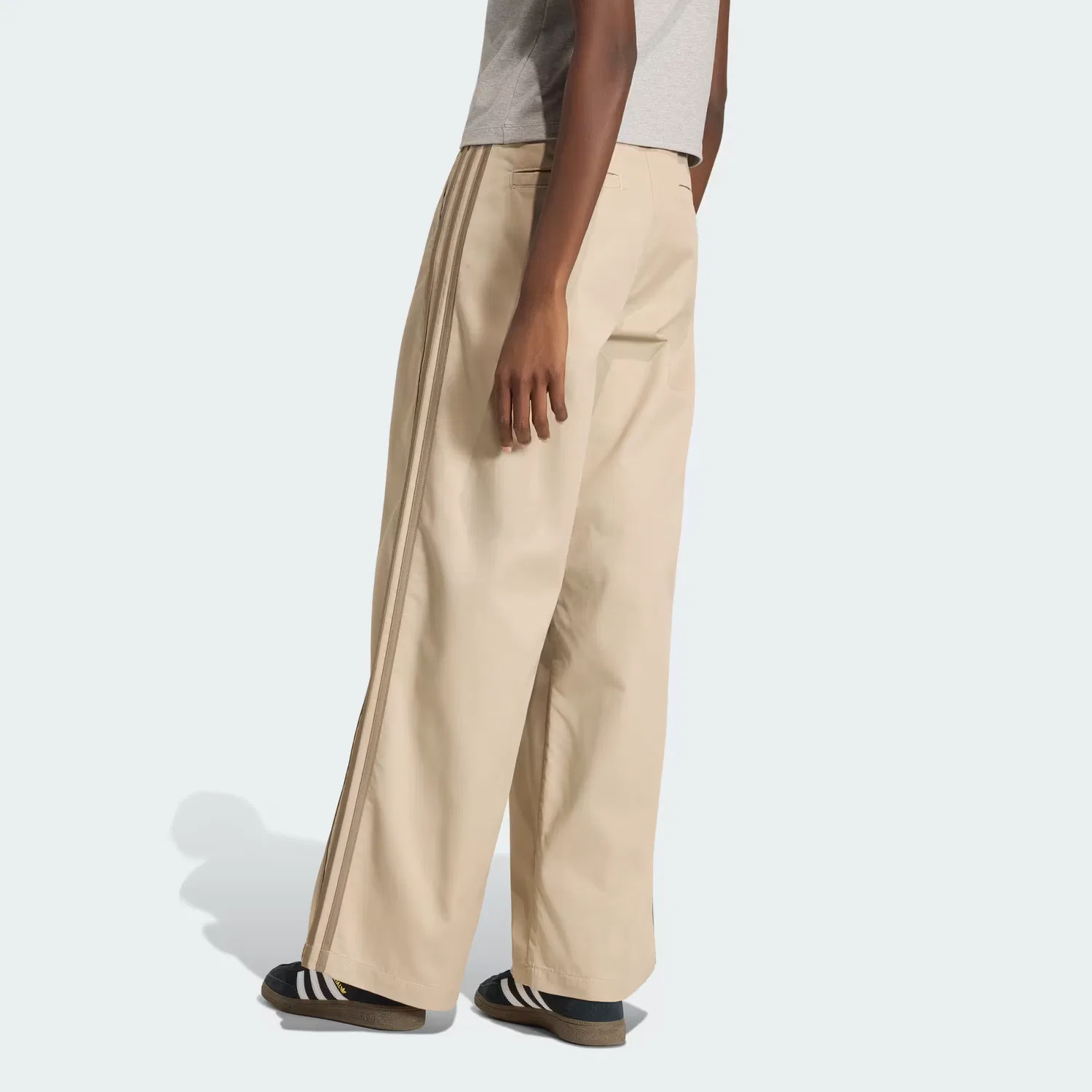 Женские брюки свободного кроя Tailored Pant Adidas Originals, хаки/кремовый — фото 2