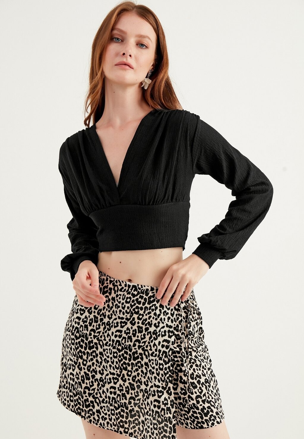 

Блузка SHOULDER RUFFLE DETAILED WITH FRONT Herita, цвет black