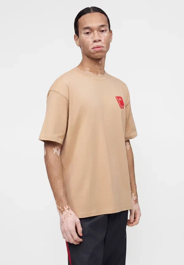 Футболка Nike Sb Tee skate spots print, бежевый — фото 4