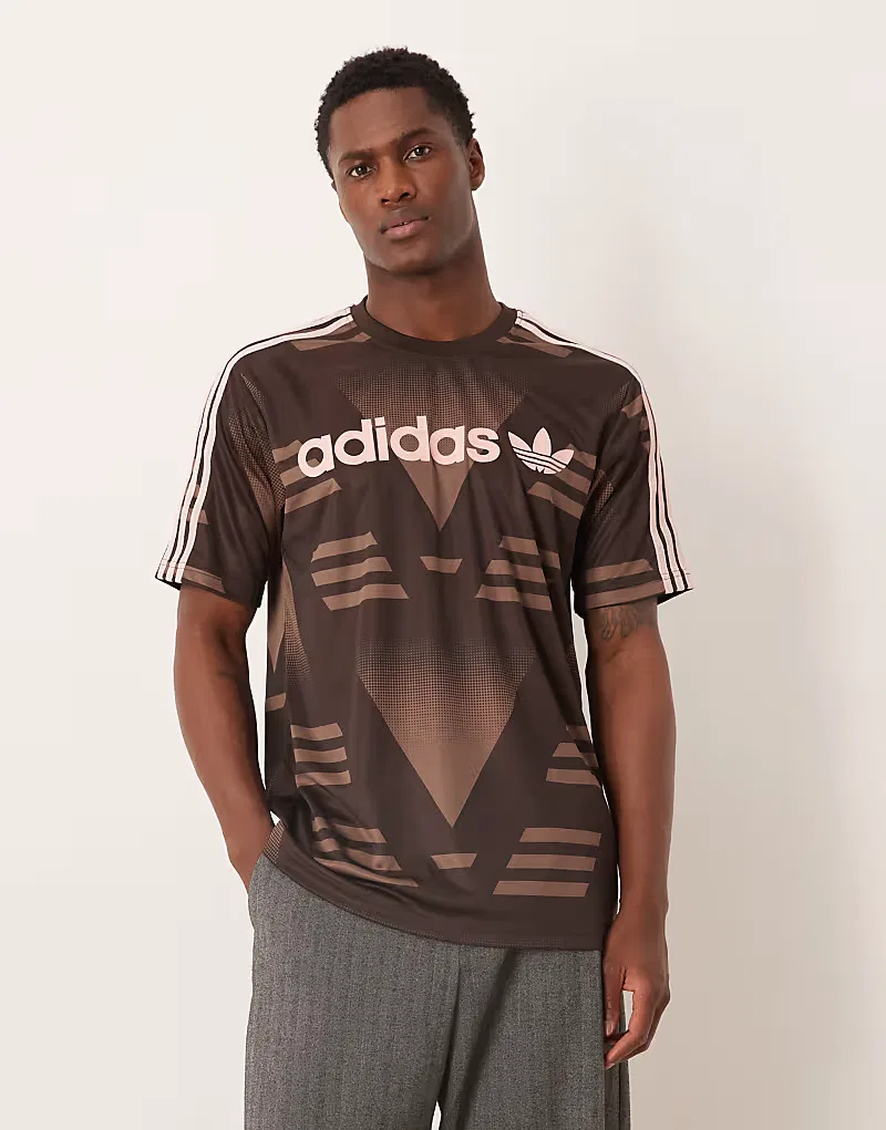Футболка Adidas Originals Loose с логотипом спонсора, Aurora Coffee
