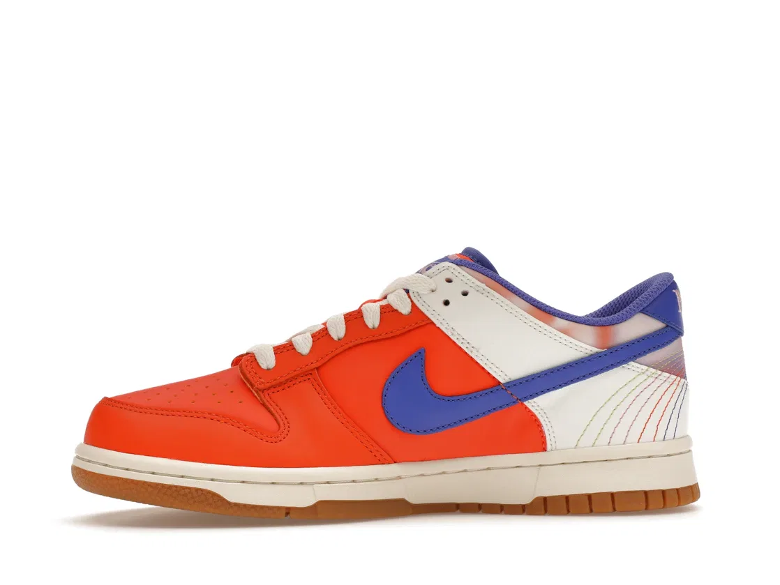 Детские кроссовки Lifestyle Nike Dunk Low SE, Safety Orange/Medium Soft Pink/Sail/Blue Joy — фото 3