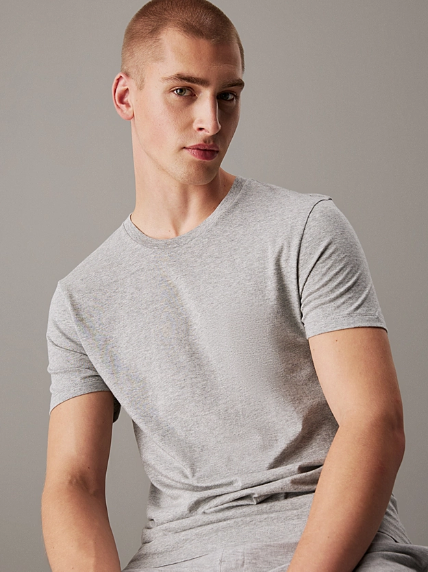Набор мужских футболок Calvin Klein с круглым вырезом 3 шт, черный/белый/серый меланж — фото 3