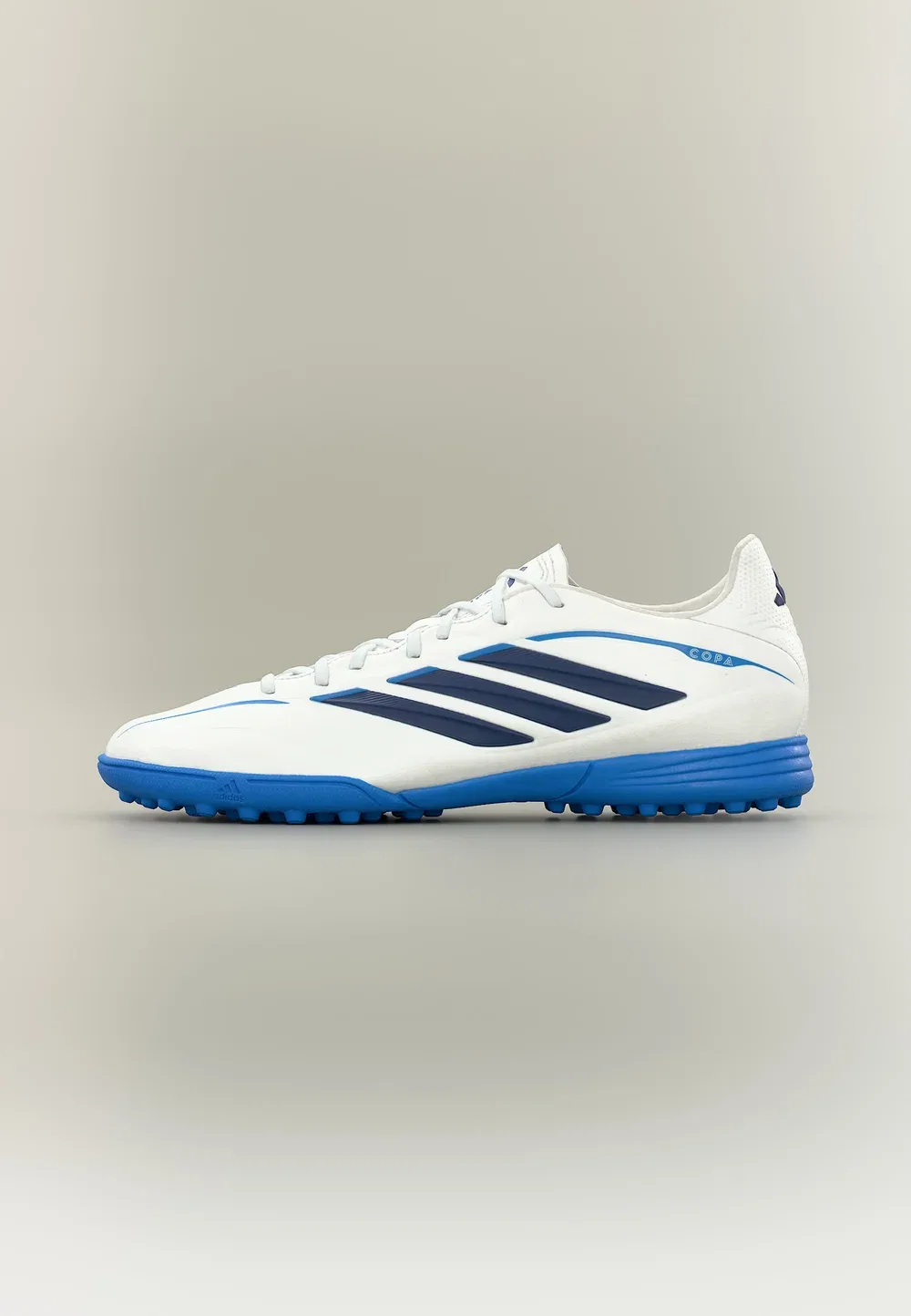 Детские футбольные бутсы Copa Pure IV League Turf унисекс - для искусственных газонов Adidas Performance, White/Metallic/Dark Blue/Lucid Ray Blue