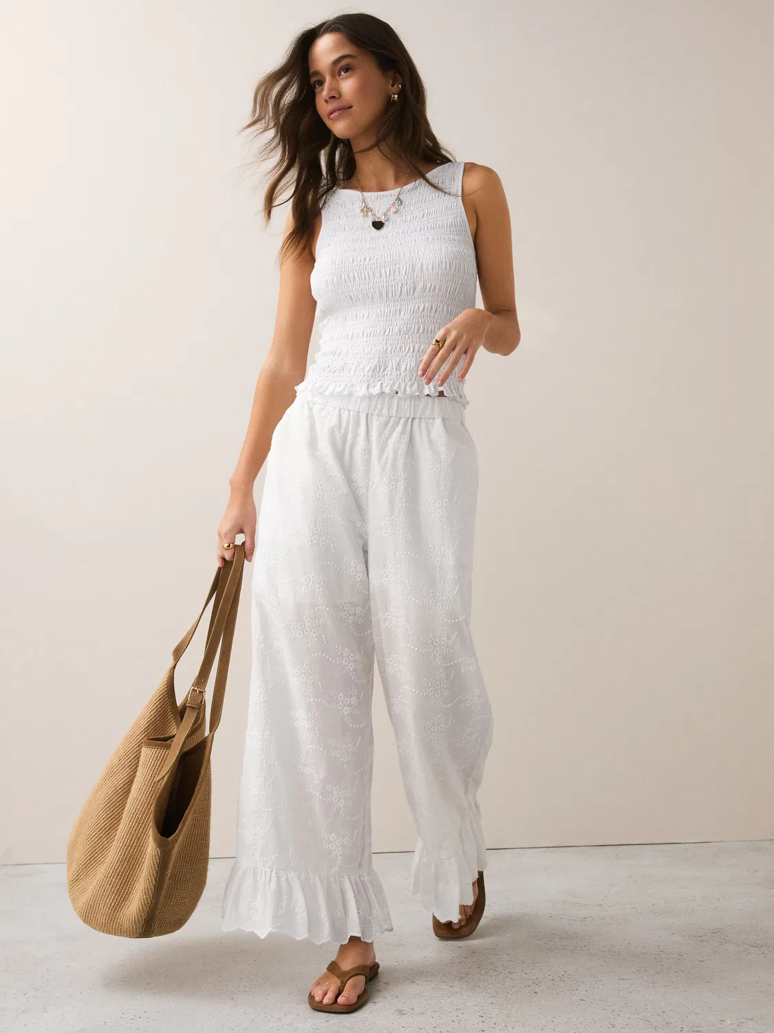Брюки с вышивкой и оборкой, модель Ecru Broderie Frill Hem Crop Wide Next, цвет экрю