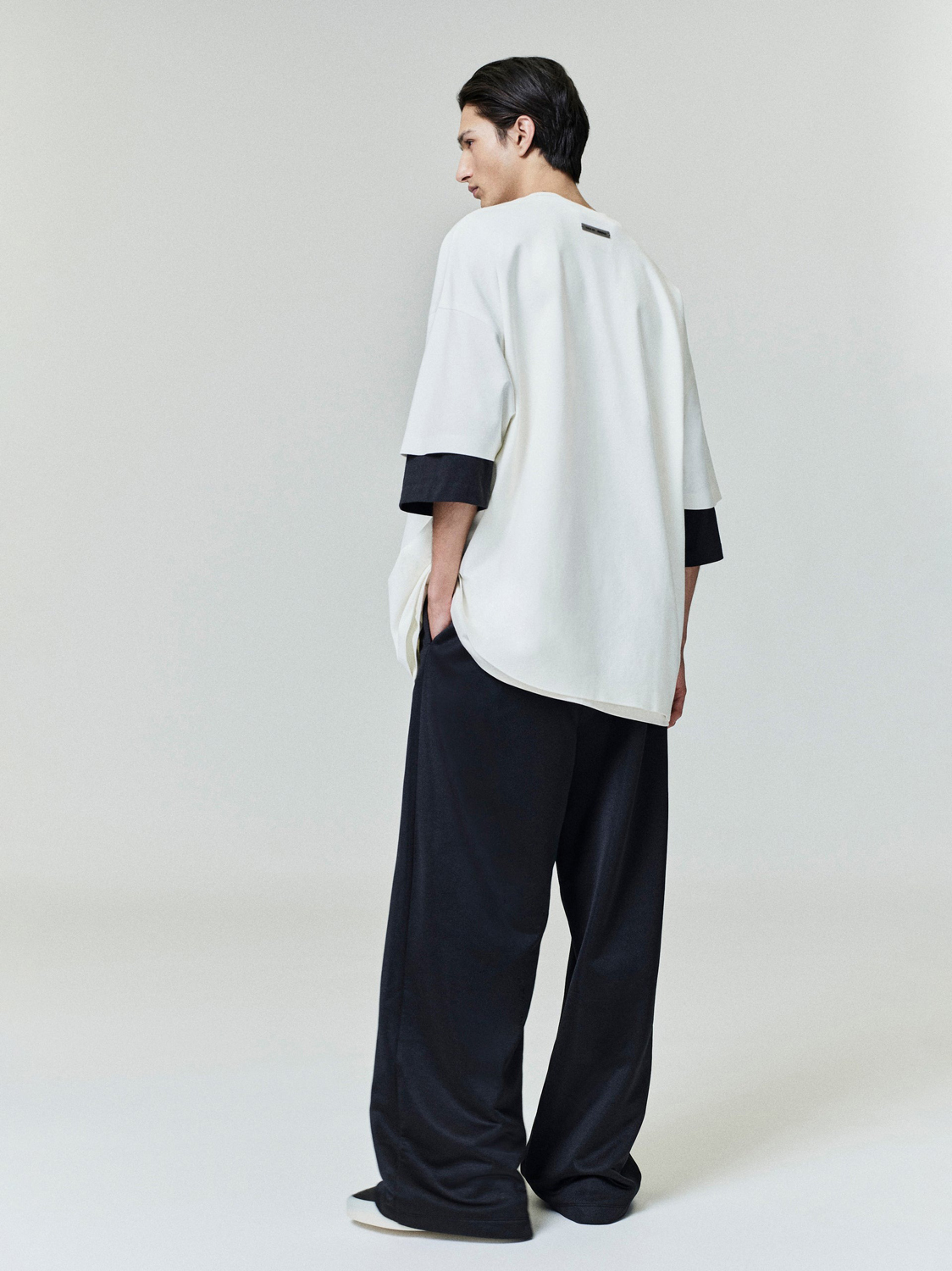 Футболка Fear of God Essentials Ponte 90s, слоновая кость — фото 4