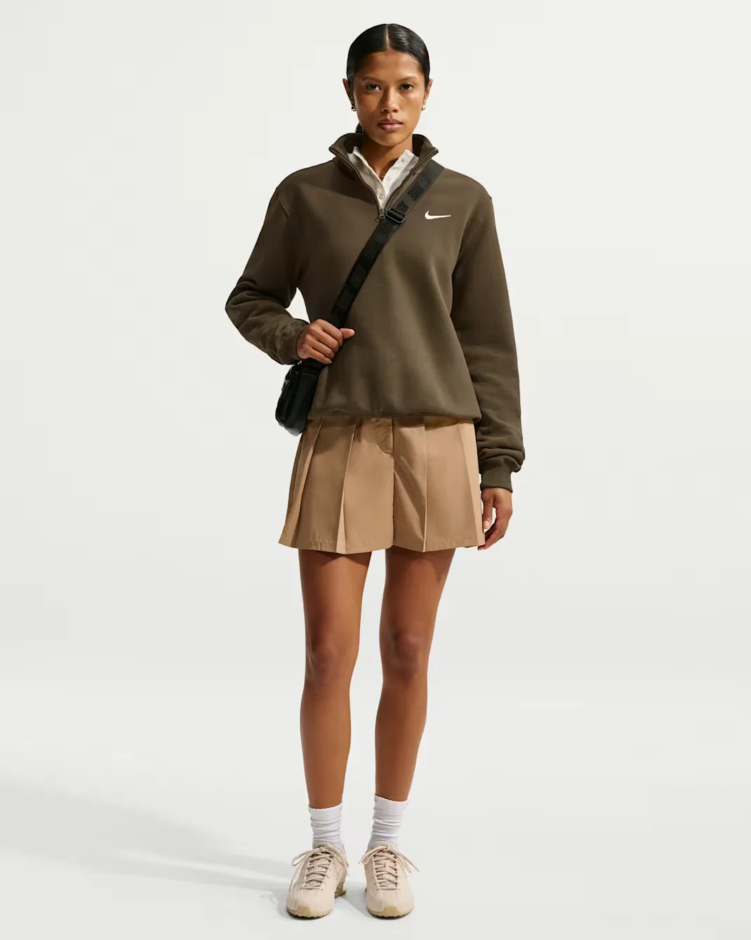 Женская футболка с застежкой-молнией на четверть длины Nike Studio Fleece Medium Weight, Dark Hazel/Sail — фото 4