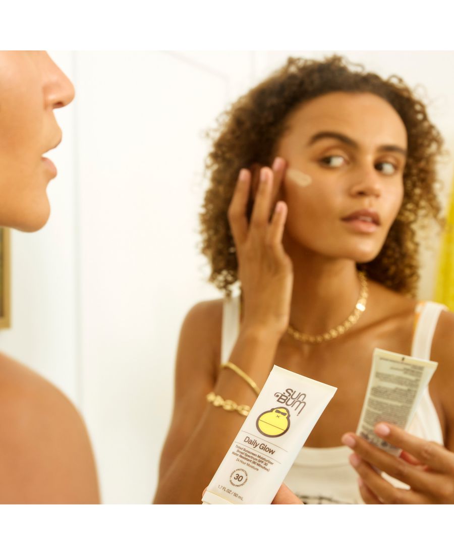 Увлажняющий солнцезащитный крем с тонирующим эффектом Daily Glow SPF 30, 1,7 унции Sun Bum, — фото 2