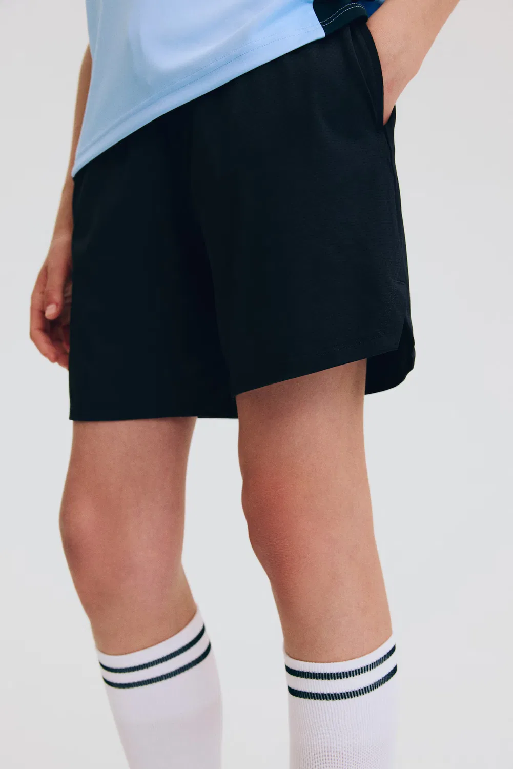 Спортивные шорты с технологией Drymove H&M, Schwarz — фото 2