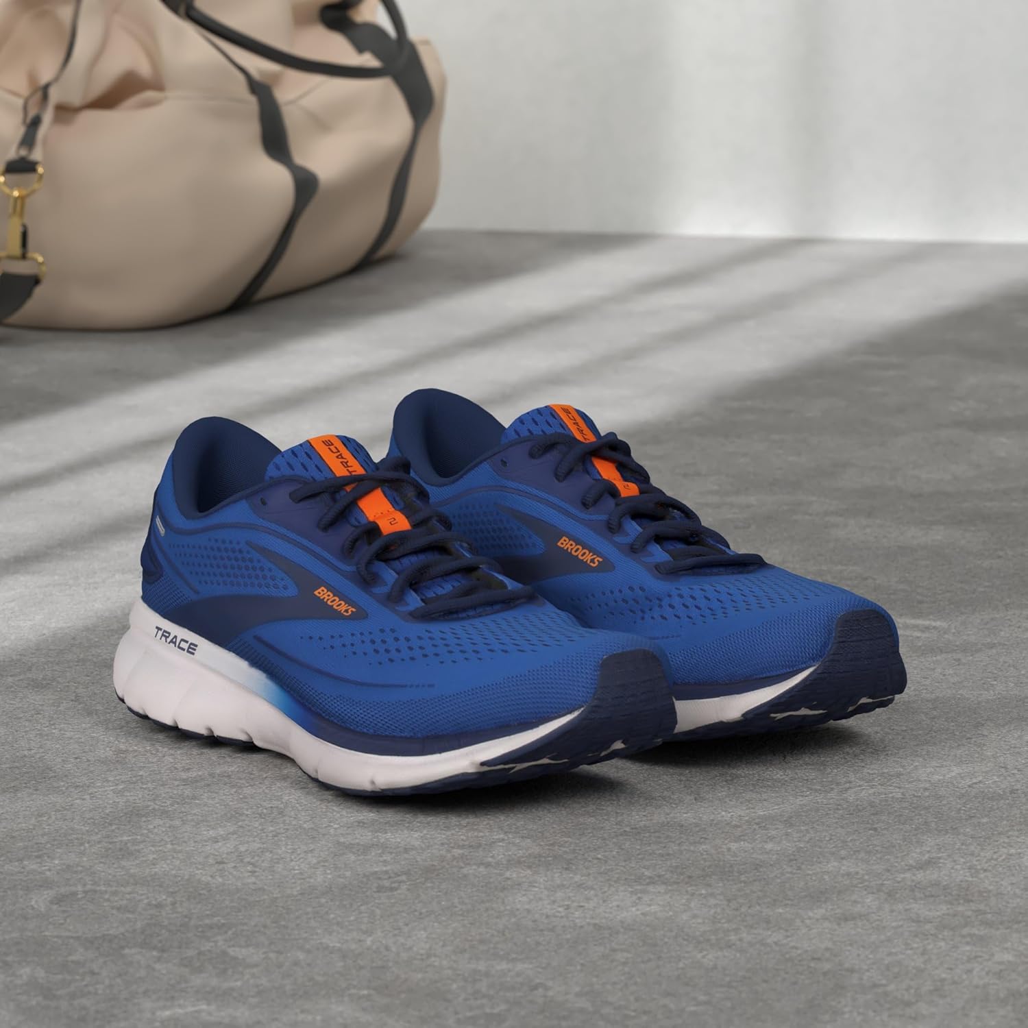 Мужские нейтральные беговые кроссовки Brooks Trace 2, синий/оранжевый — фото 2