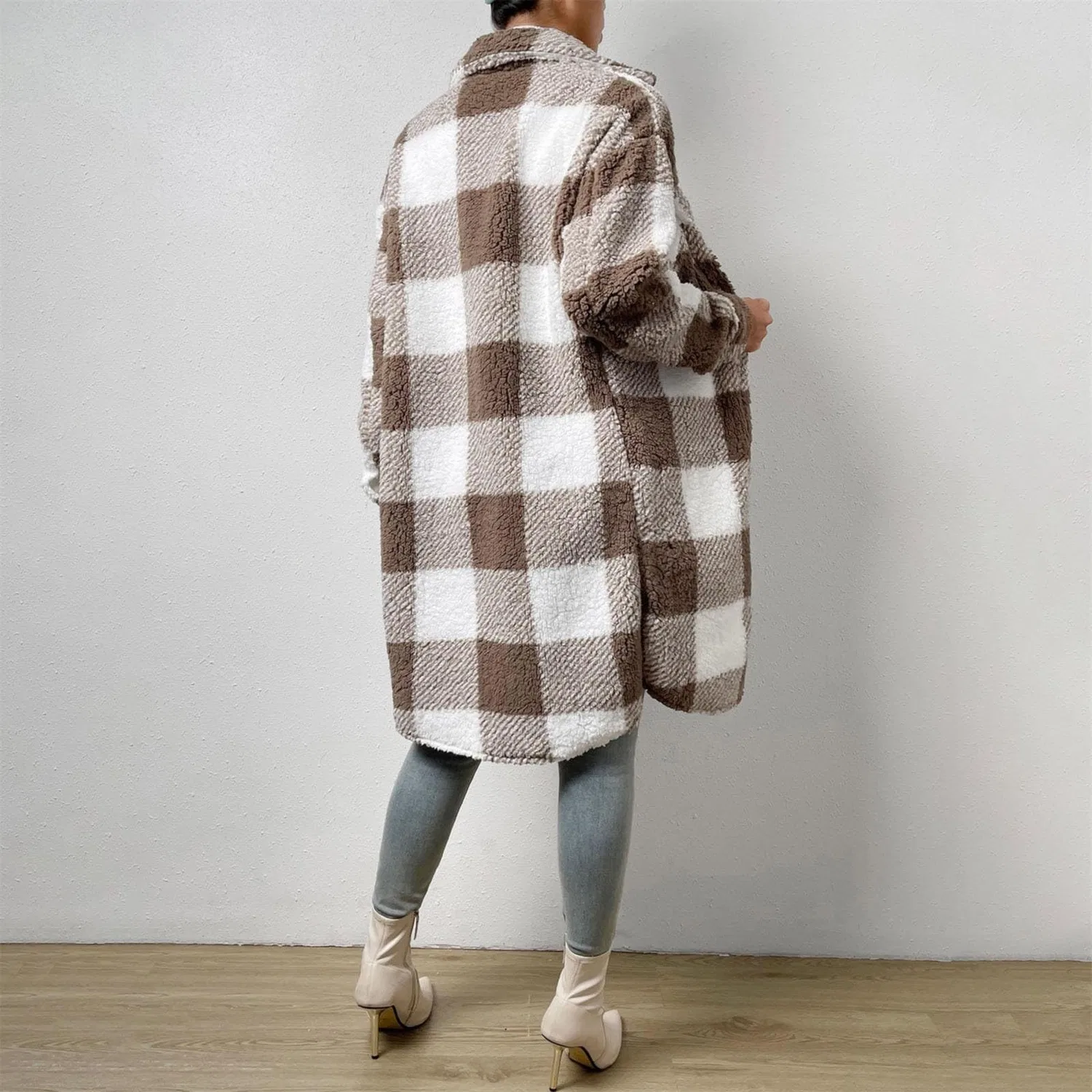 Женское длинное пальто с принтом в клетку Autunno O Inverno, Beige — фото 4