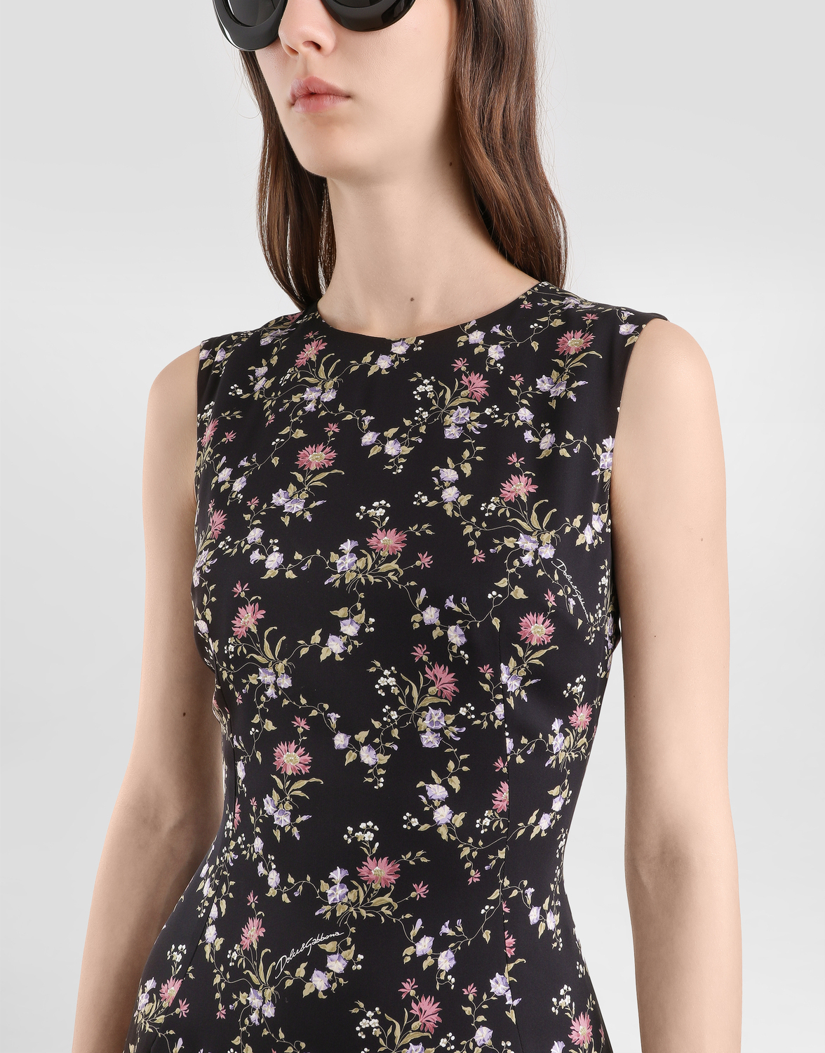Платье из шармеза с мелким цветочным принтом Dolce & Gabbana, мультиколор — фото 4