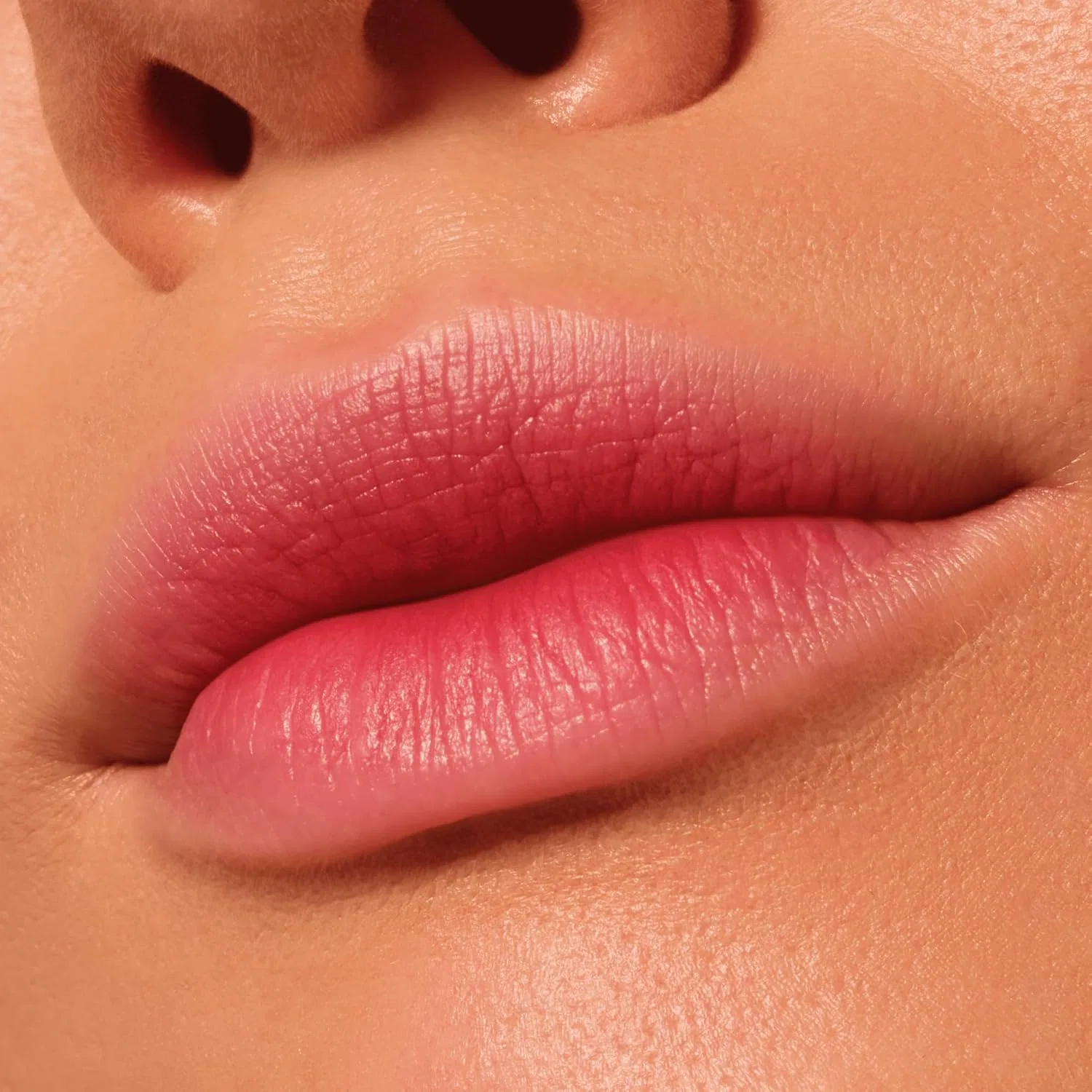 Матовая муссовая помада для губ «Pillow Like Matte Lip Mousse» #060 Red от Catrice Catrice, 060 Dream On Mat — фото 4