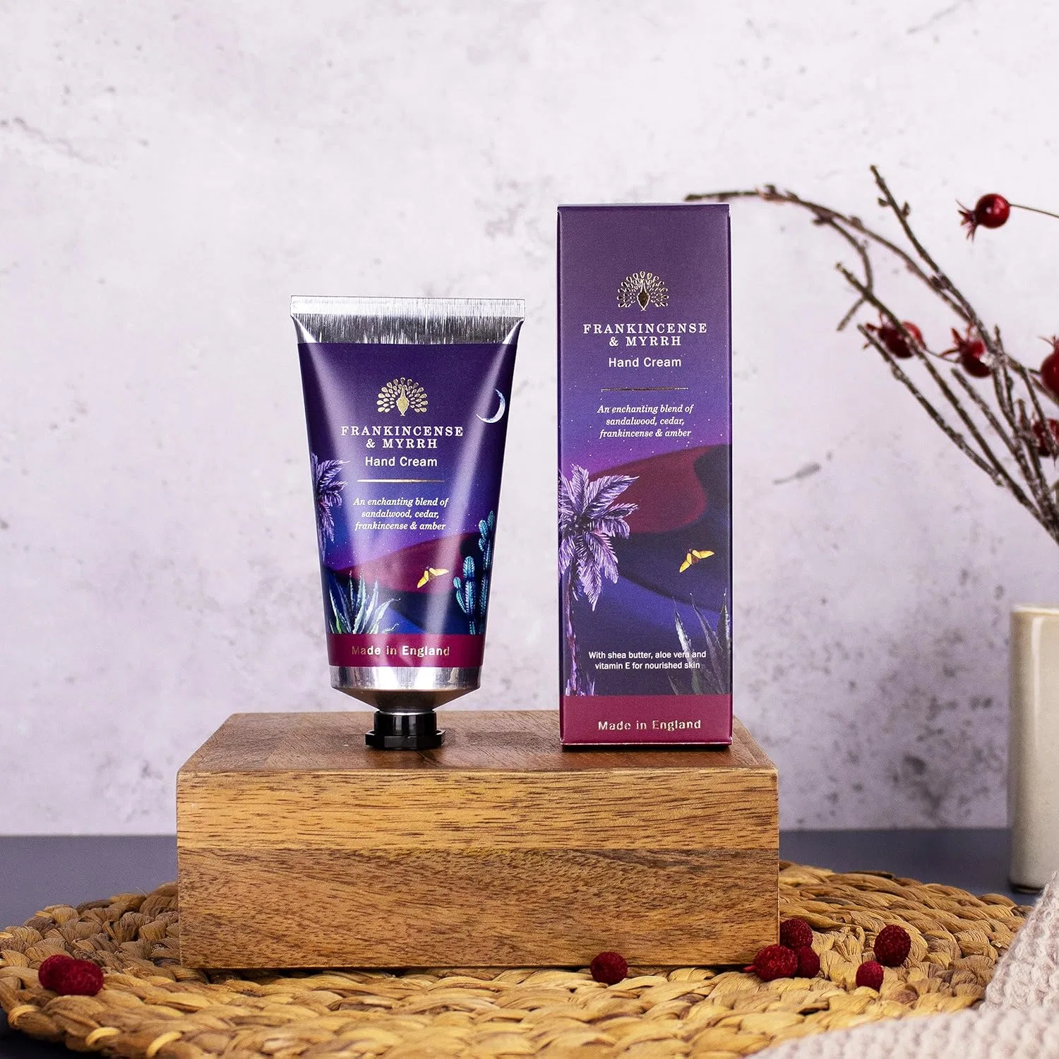 Крем для рук с ароматом ладана и мирры, 75 мл The English Soap Company — фото 2