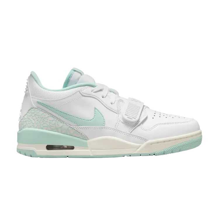 

Кроссовки Wmns Jordan Legacy 312 Low, цвет White Light Dew