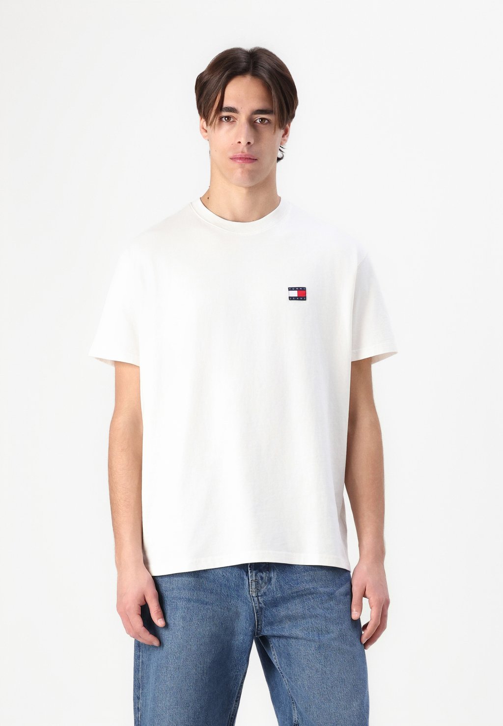 

Базовая футболка LABEL TEE Tommy Jeans, белый