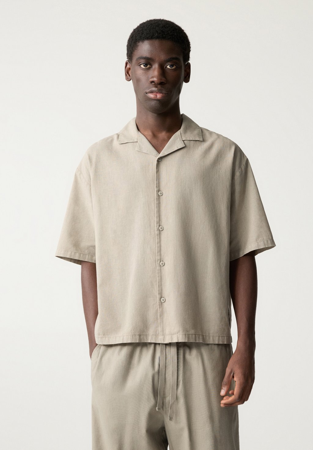 

Рубашка LINEN BLEND PULL&BEAR, охра