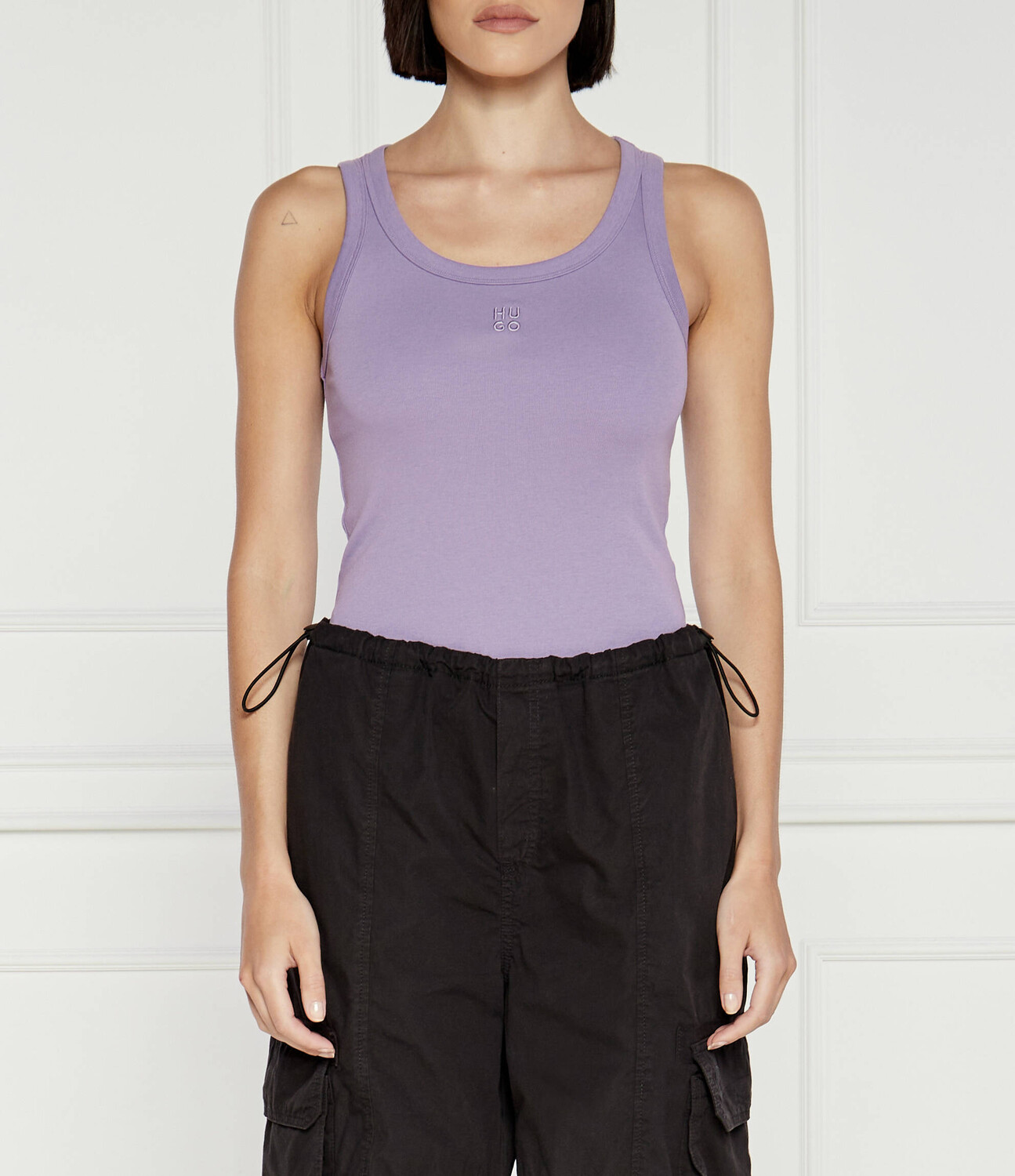 

Топ HUGO Datamia Slim Fit, лавандовый