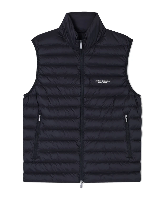 

Пуховая куртка без рукавов с застежкой-молнией по всей длине. Armani Exchange, черный