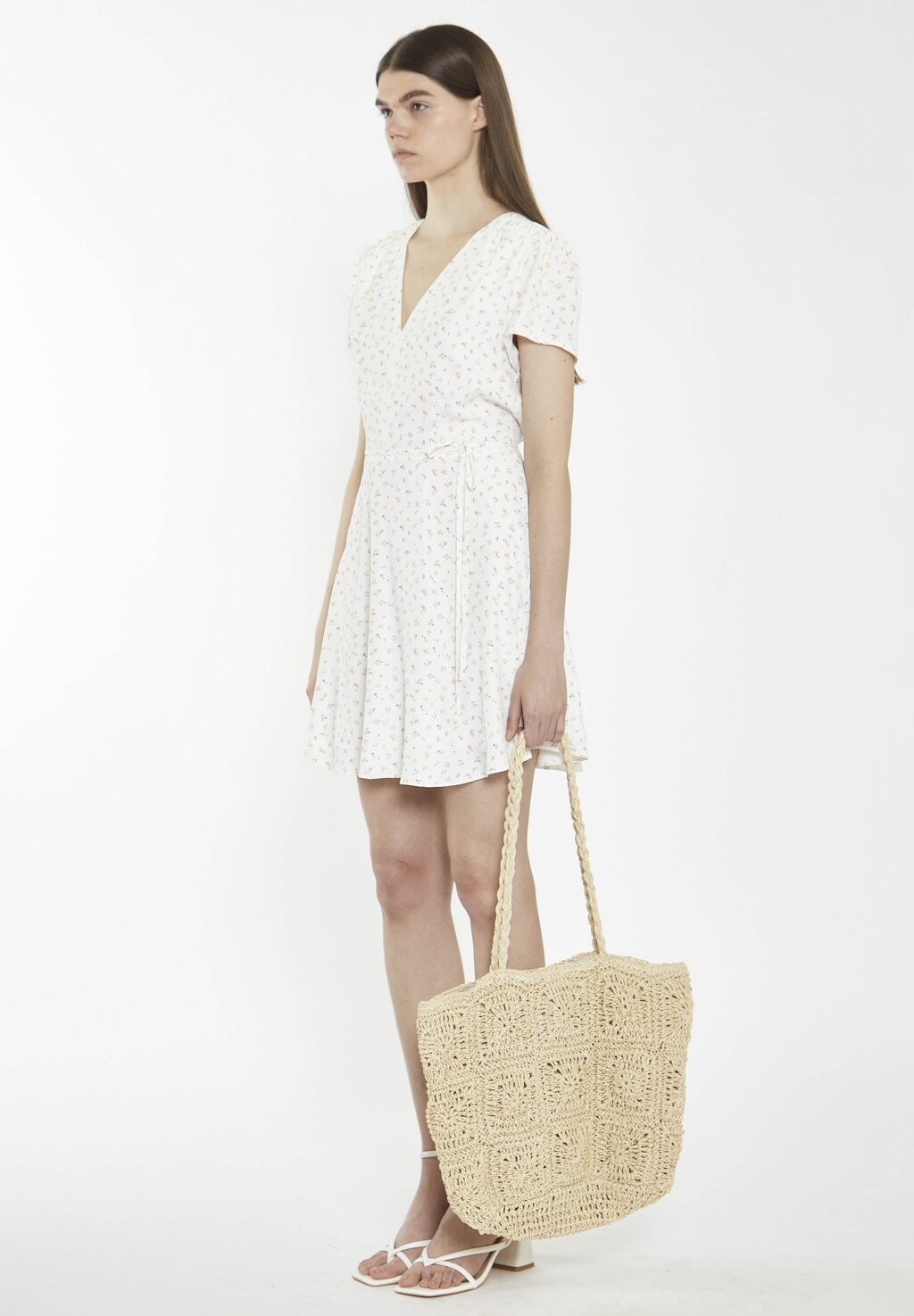 

Дневное платье AMBER DITSY SHORT SLEEVE MINI Glamorous, белый