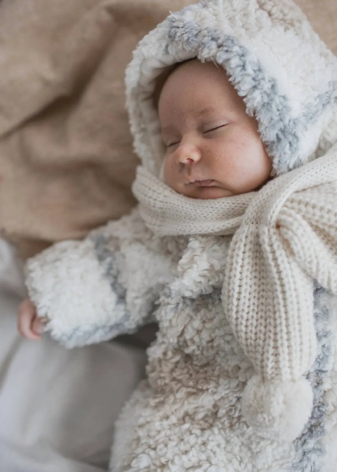 One More In the Family Kid's Cugat Polar Suit In Ecru — фото 2