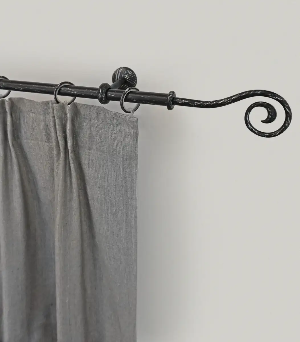 

Карниз GARESA "ESPERANCA", 1 направляющая, желаемая длина, комплект штор в стиле рустик, выдвижной, утюг, заглушка. спираль 320 см, Ø16мм, черный