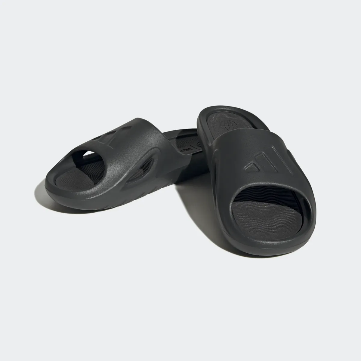 Adidas Спортивные купальные сандалии "ADICANE BATH SLIPPERS" Adidas Sportswear, черный
