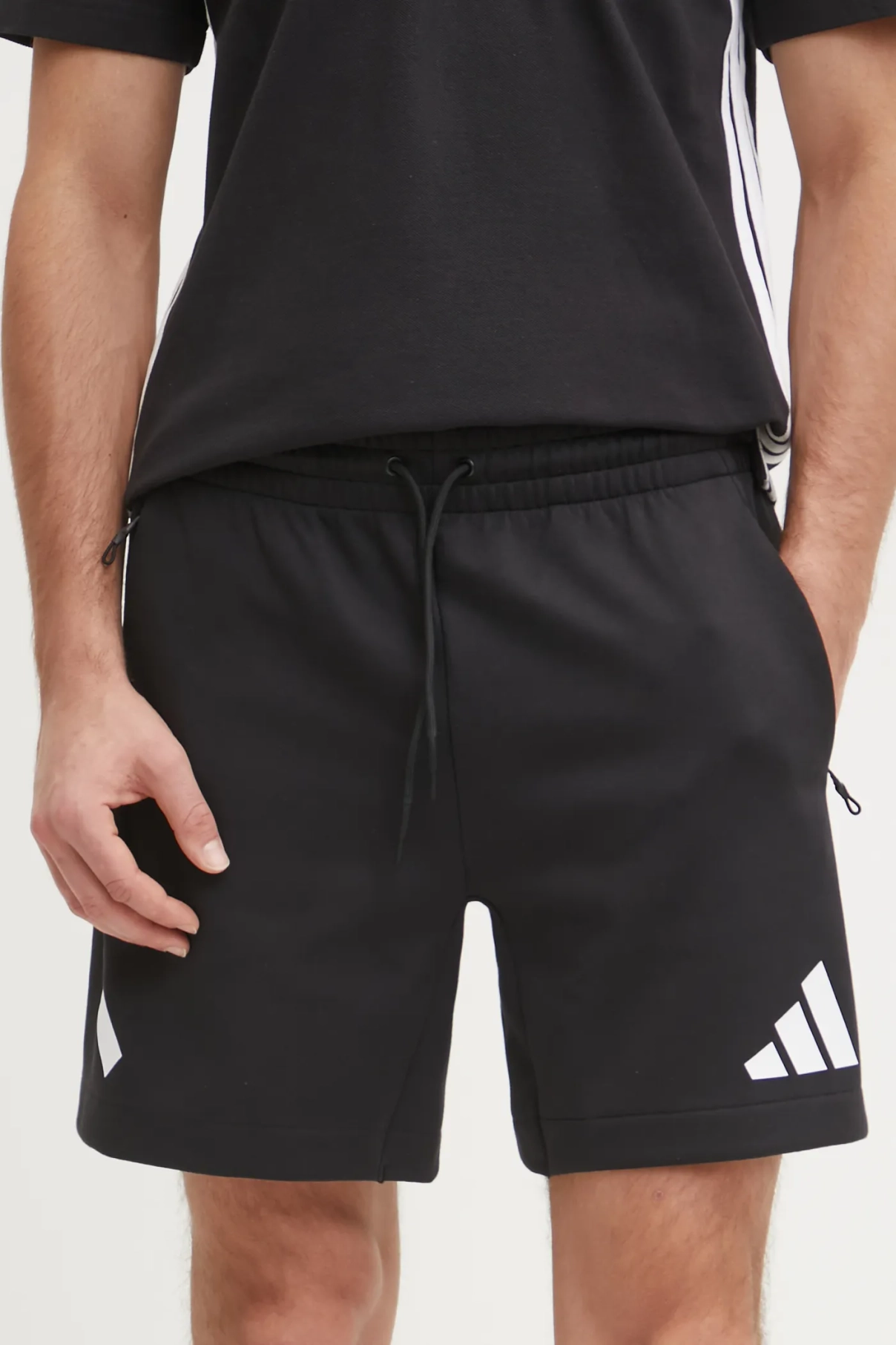 

ЗНЕ шорты adidas, черный