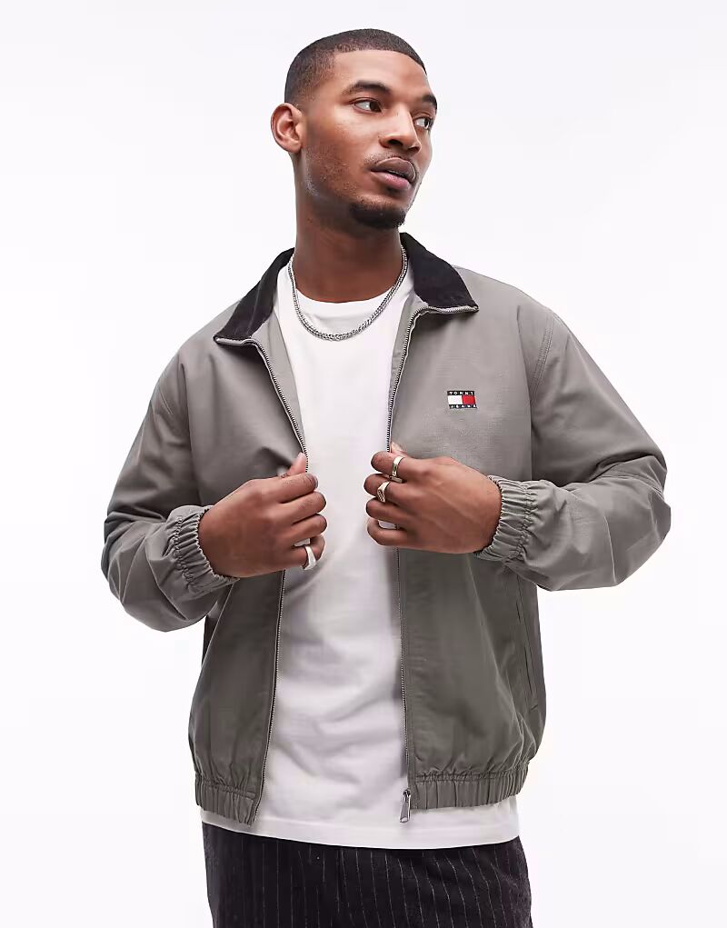 

Куртка Tommy Jeans Essential серого цвета