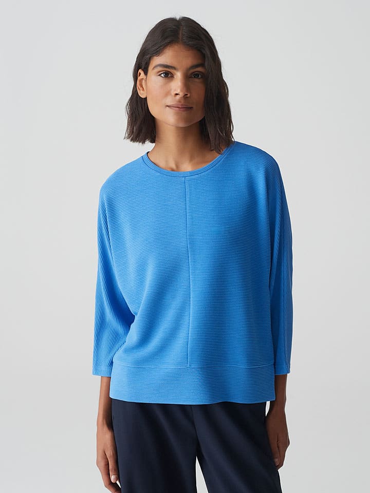 

Голубая блузка OPUS