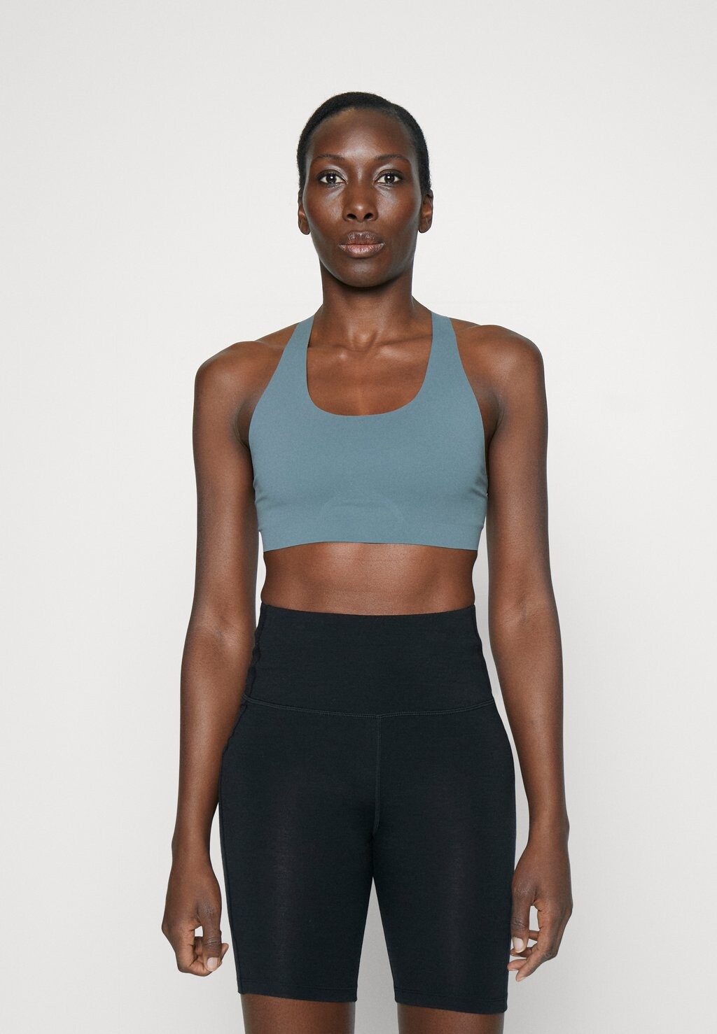 

Спортивный бюстгальтер с легкой поддержкой LIVE SIMPLY BRA Patagonia, цвет nouveau green
