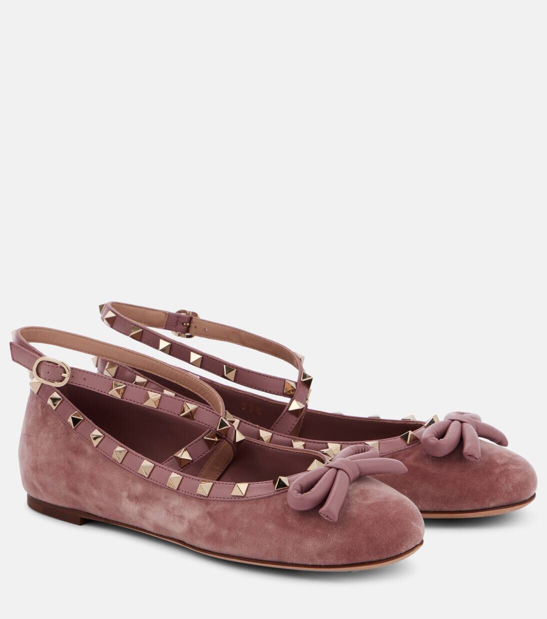 Бархатные балетки Rockstud Valentino Garavani, цвет lip