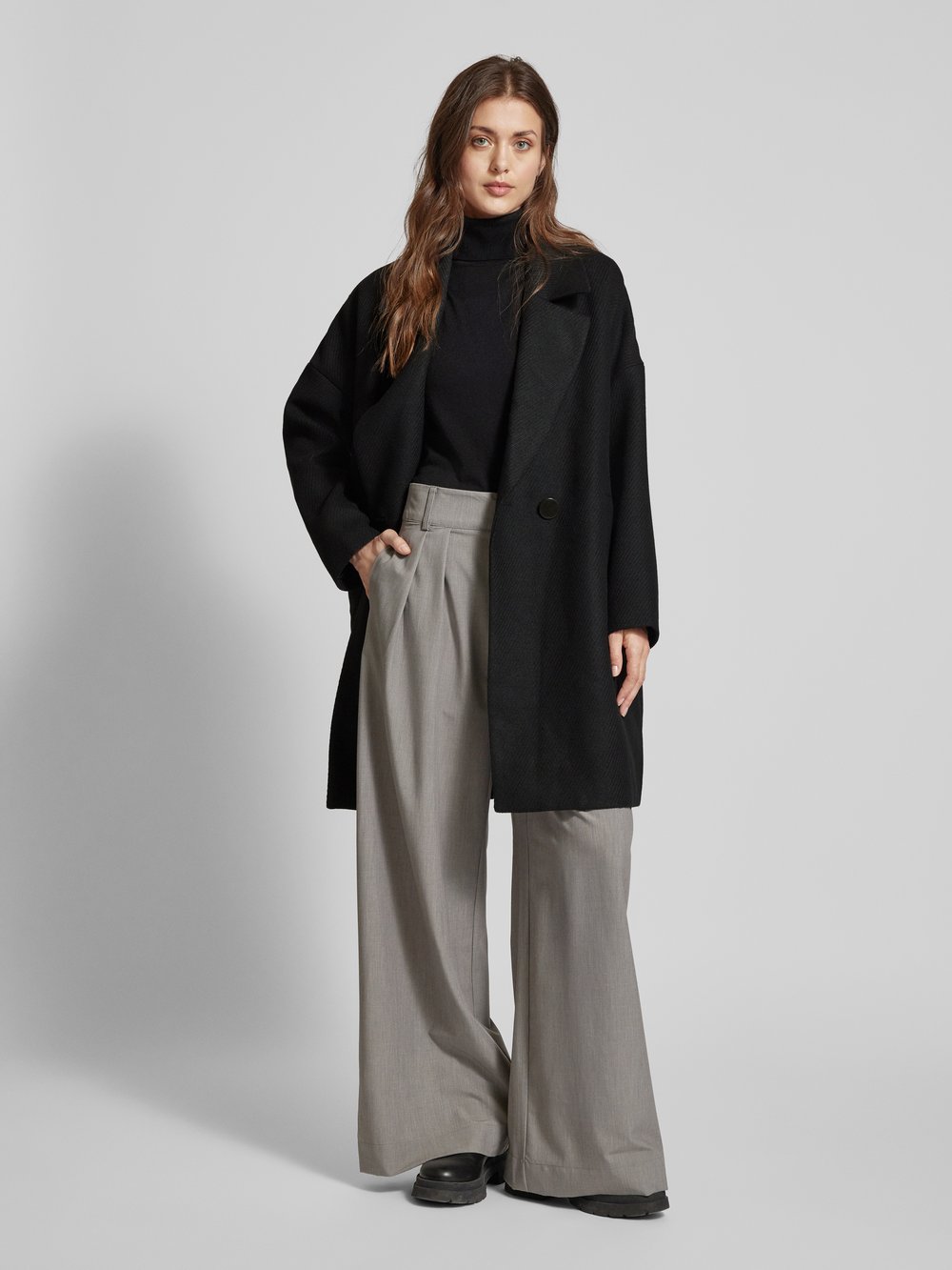 

Пальто с воротником-лацканом ARMANI EXCHANGE, черный