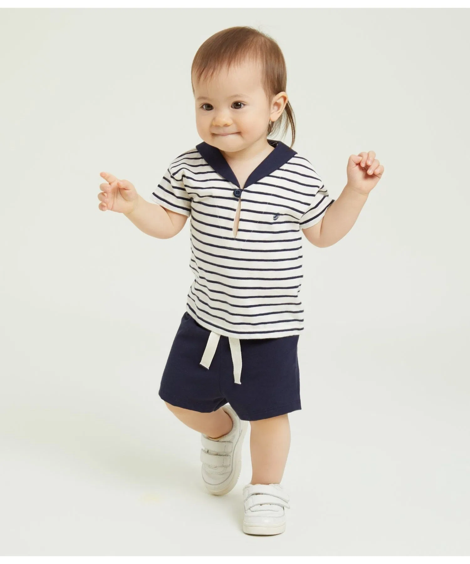 Детский комплект: футболка в полоску и шорты PETIT BATEAU бело-синий